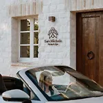 San Michele Relais & מלון סירולו