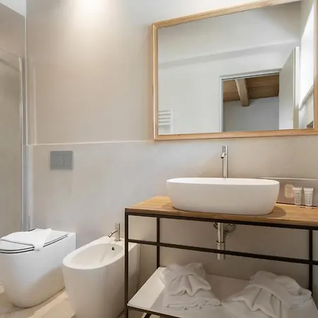 San Michele Relais & Отель Сироло